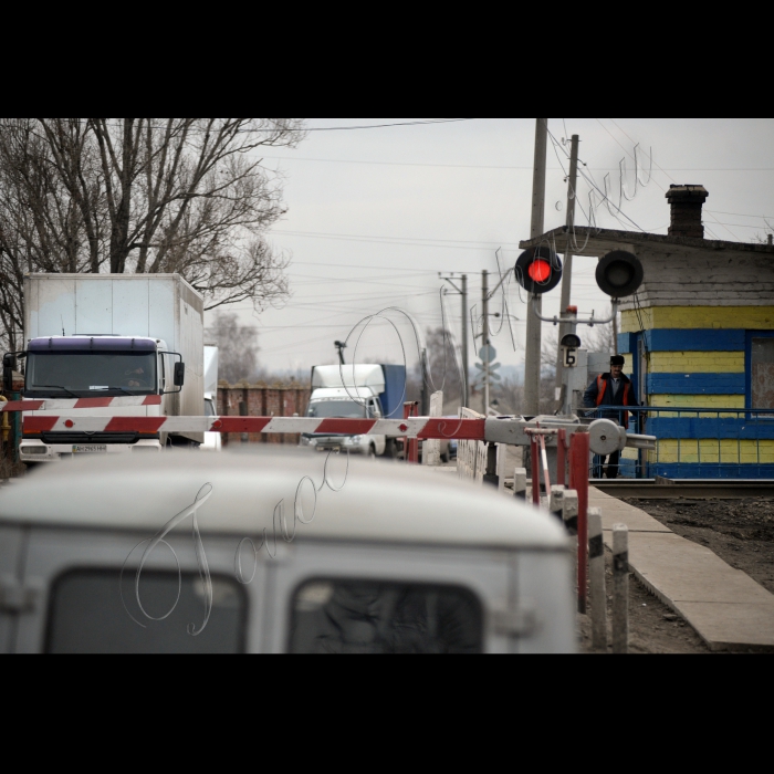 Прес-тур журналістів центральних та регіональних ЗМІ до Луганської та Донецької областей
за участі народних депутатів України  міжфракційного об’єднання «ЄвроОптимісти».
Місто Слав’янск Донецька обл. гора Карачун, Депутати оглянули зруйновану телевежу та нагальність відбудови вежі, яка сягала 200 метрів, для передачі сигналу українських телеканалів на окуповану територію.