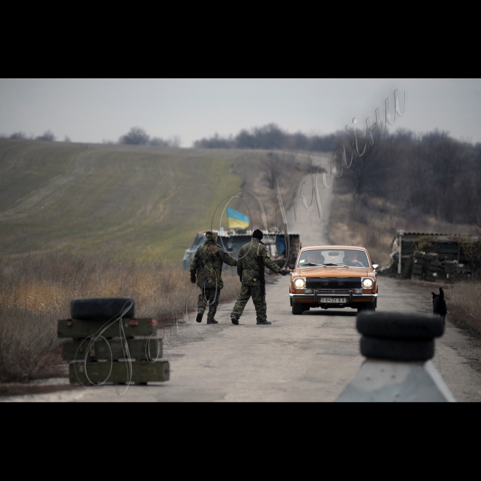 Прес-тур журналістів центральних та регіональних ЗМІ до Луганської та Донецької областей
за участі народних депутатів України  міжфракційного об’єднання «ЄвроОптимісти».
Місто Слав’янск Донецька обл. гора Карачун, Депутати оглянули зруйновану телевежу та нагальність відбудови вежі, яка сягала 200 метрів, для передачі сигналу українських телеканалів на окуповану територію.