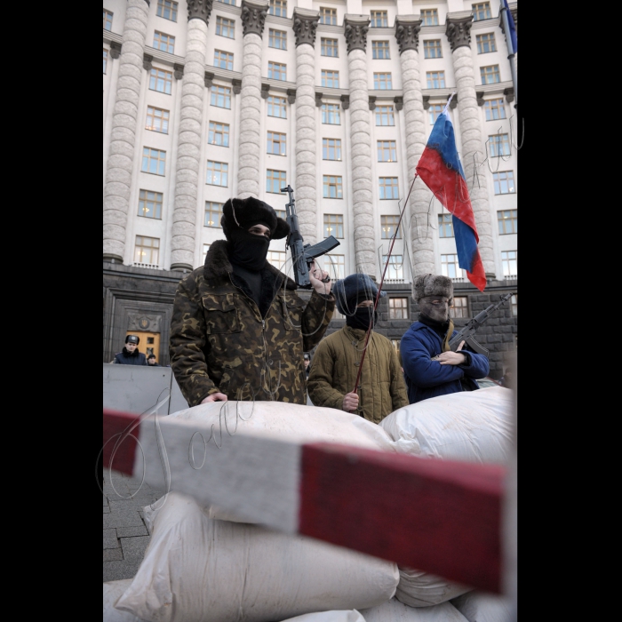 Київ. Під стінами Кабміну (Грушевського 12/2) відбудеться креативна акція протесту проти присутності російського бізнесу в Україні та транзиту російських вантажівок через українську територію.
Мета акції - націоналізація російських підприємств та закриття кордонів з ворогом. Нагадаємо, що завтра Кабінет міністрів має законодавчо вирішити питання щодо пересування російських фур Україною.
