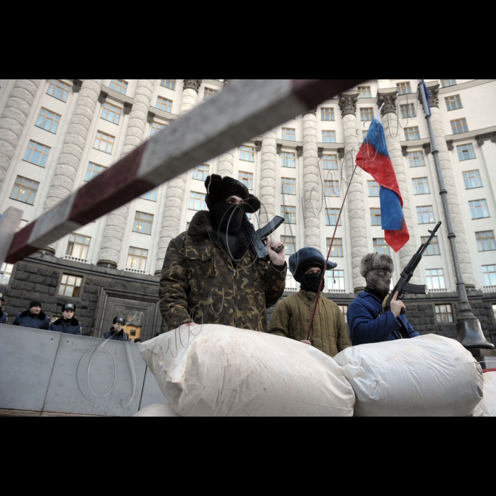 Київ. Під стінами Кабміну (Грушевського 12/2) відбудеться креативна акція протесту проти присутності російського бізнесу в Україні та транзиту російських вантажівок через українську територію.
Мета акції - націоналізація російських підприємств та закриття кордонів з ворогом. Нагадаємо, що завтра Кабінет міністрів має законодавчо вирішити питання щодо пересування російських фур Україною.
