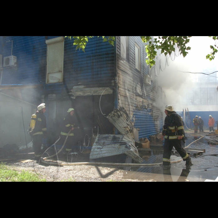 Київ, пожежа на вул. Шамрила, 7-Б.