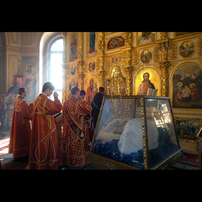 До річниці перепоховання праху Тараса Шевченка в Україні представники Конгресу Українських Націоналістів разом із партнерами по Українській Патріотичній Альтернативі взяли участь у молебні в церкві Різдва Христового на Подолі