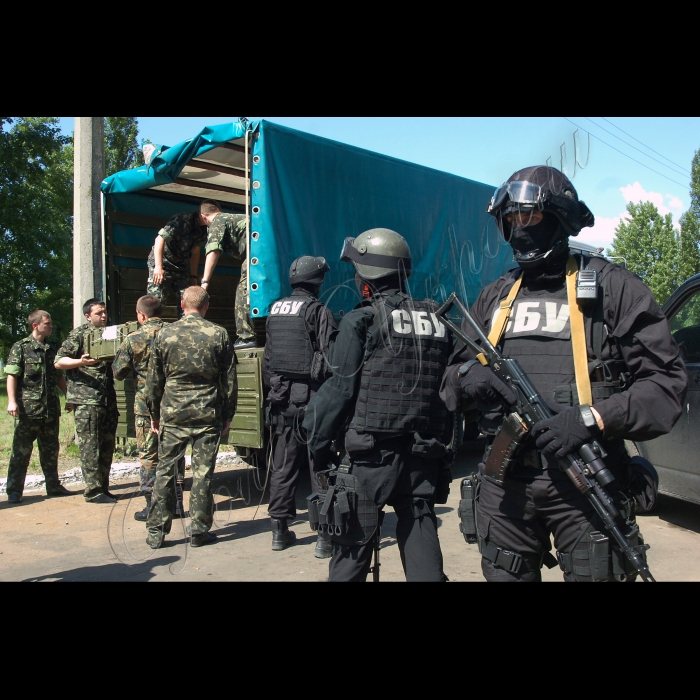 Знищення рекордної кількості кокаїну (понад 10 мільйонів доз), вилученого співробітниками СБ України в міжнародного злочинного наркоугруповання. Спалення наркотиків відбулося у присутності представників ЗМІ та співробітників дипломатичних установ США і Німеччини - країн, у партнерстві із спецслужбами яких СБУ вилучила кокаїн і ліквідувала транснаціональну злочинну організацію (сміттєпереробний завод «Енергія», вул. Колекторна, 44).