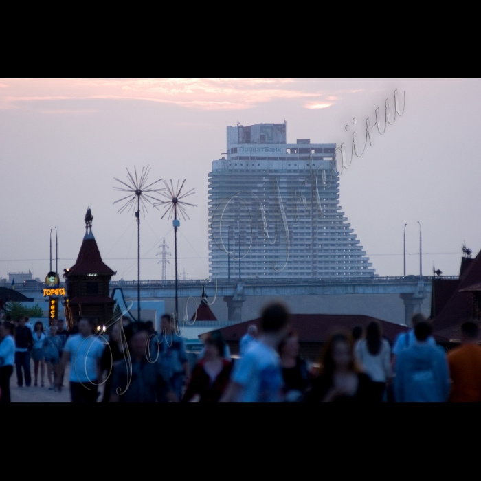 Дніпропетровськ.
Набережна.
