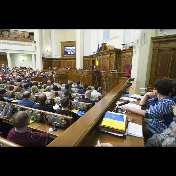 Парламентські слухання на тему: «Стан дотримання прав внутрішньо переміщених осіб та громадян України, які проживають на тимчасово окупованій території України та на території, не контрольованій українською владою в зоні проведення антитерористичної операції».
Головує заступник Голови ВР України Оксана Сироїд.
