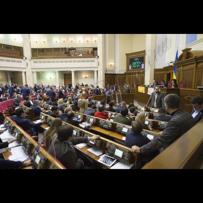 Вечірнє пленарне засідання Верховної Ради України.