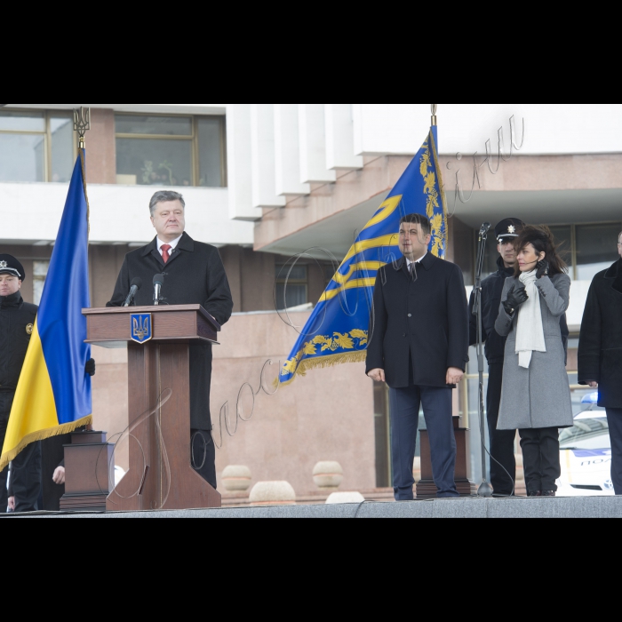 Голова ВР України Володимр Гройсман, Президент України Петро Порошенко, Керівник Національної поліції України Хатія Деканоідзе взяли участь у церемонії складання присяги Національною поліцією у м. Вінниця.