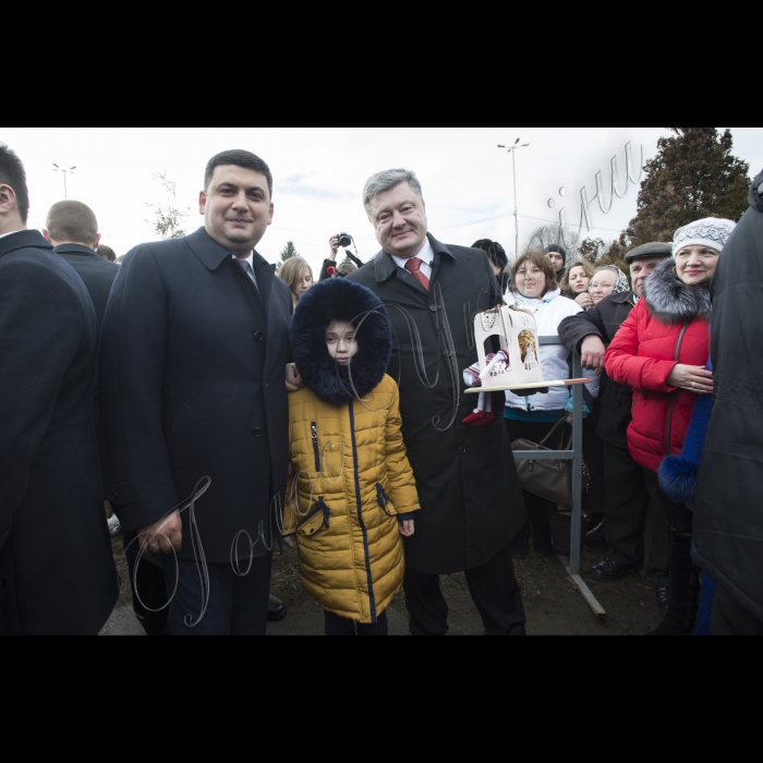 Голова ВР України Володимр Гройсман, Президент України Петро Порошенко, Керівник Національної поліції України Хатія Деканоідзе взяли участь у церемонії складання присяги Національною поліцією у м. Вінниця.