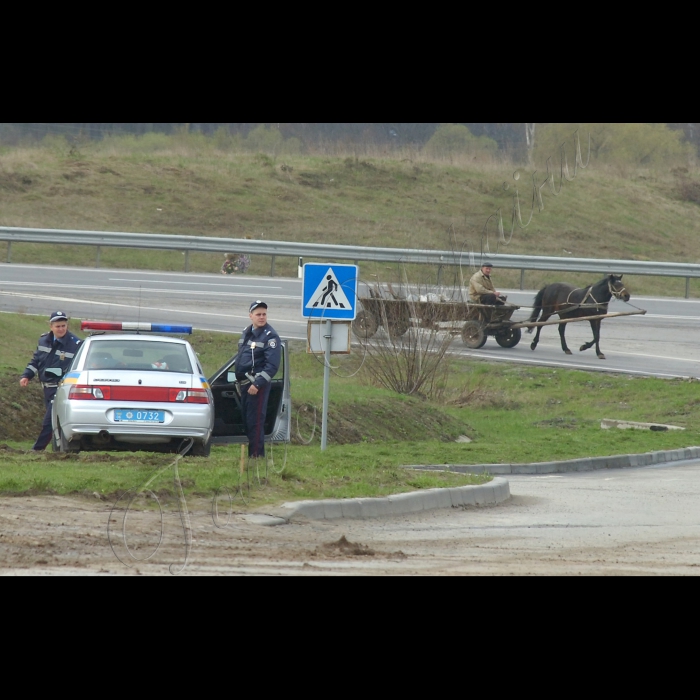 Житомирська область, Новоград-Волинський.
Робоча поїздка Голови Верховної Ради Володимира Литвина до Новограда-Волинського, Новоград-Волинського та Ємільчинського районів.
