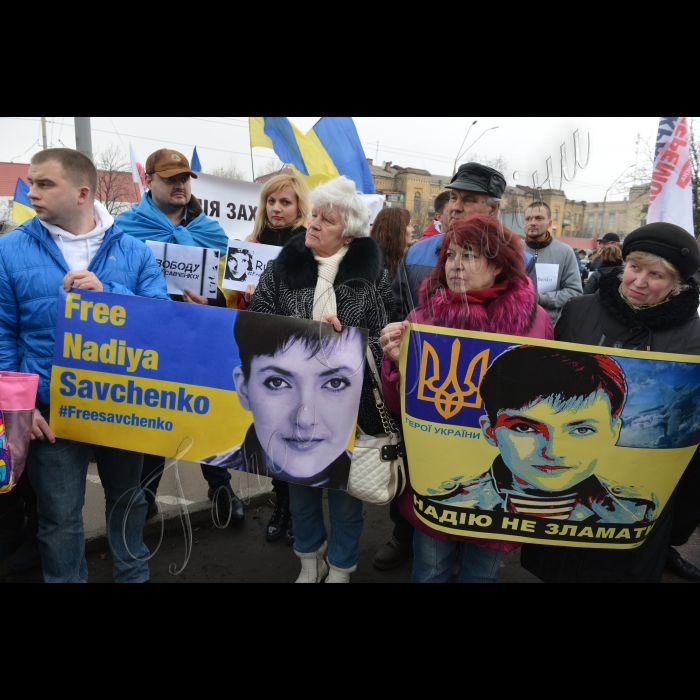 Мітинг-пікет «Свободу Надії  Савченко!» біля посольства РФ  (Free Savchenko!) з вимогою  відпустити Надію Савченко. Ініціатор – партія «Батьківщина».