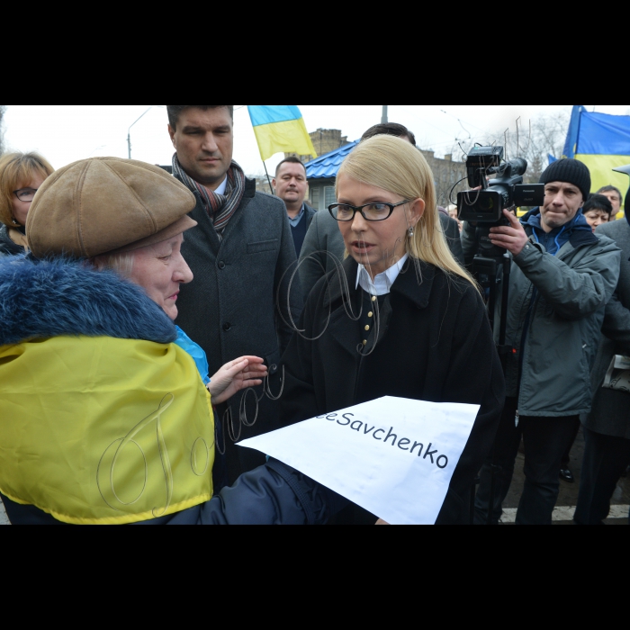 Мітинг-пікет «Свободу Надії  Савченко!» біля посольства РФ  (Free Savchenko!) з вимогою  відпустити Надію Савченко. Ініціатор – партія «Батьківщина».
Народний Депутат Юлія Тимошенко