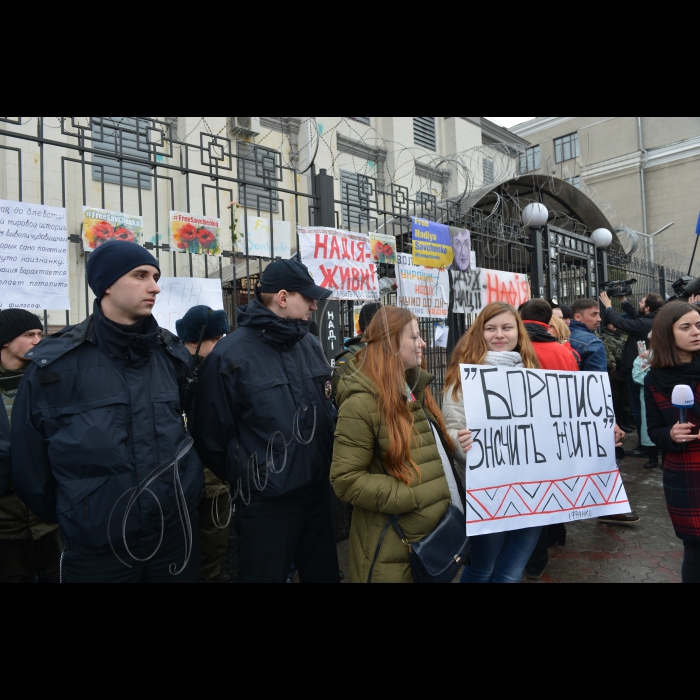 Мітинг-пікет «Свободу Надії  Савченко!» біля посольства РФ  (Free Savchenko!) з вимогою  відпустити Надію Савченко. Ініціатор – партія «Батьківщина».