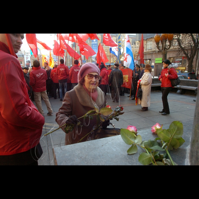 З нагоди 94-ї річниці Жовтневої соціалістичної революції відбулася Всеукраїнська акція протесту на захист соціально-економічних прав трудящих і проти фашизації суспільства