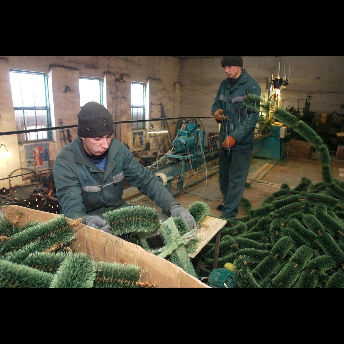 Тернопільська область, Підволочиський район, завод з виготовлення штучних ялинок «Ялинка України».