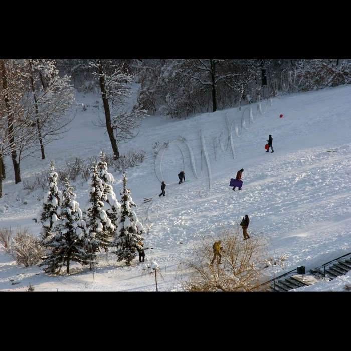 Київ, зимовий парк біля Аскольдової могили