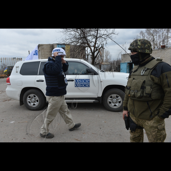 Донецька область, зона АТО.
Авдіївка, промзона, Ясинуватська розв’язка.
