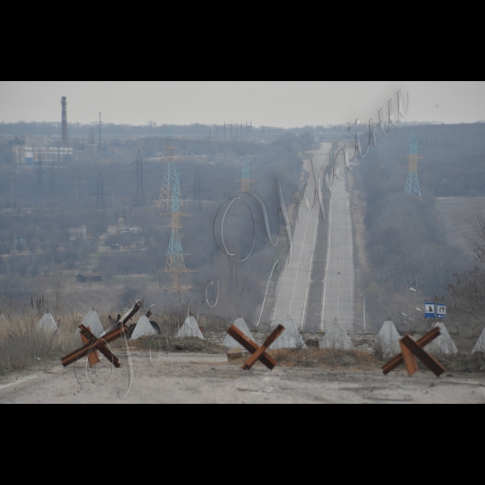 Донецька область, зона АТО.
Авдіївка, промзона, Ясинуватська розв’язка.
