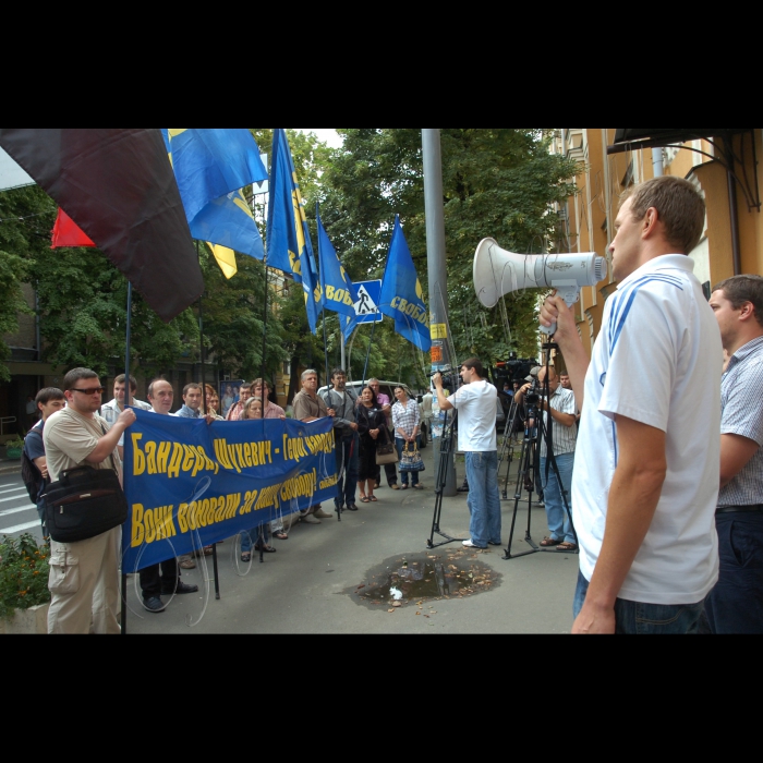 Київська міська організація Всеукраїнського об`єднання «Свобода» проведе пікетування Вищого адміністративного суду з вимогою не допустити позбавлення Романа Шухевича і Степана Бандери звань Героїв України.