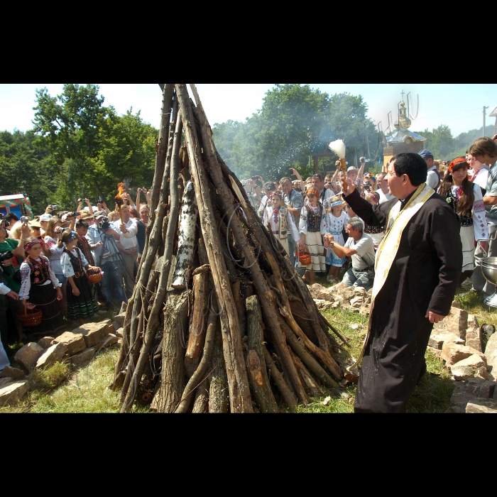 Тернопільська область, місто Монастириська.
Тернопільська Область. Заключні акорди ХІІІ Всеукраїнського фестивалю лемківської культури 