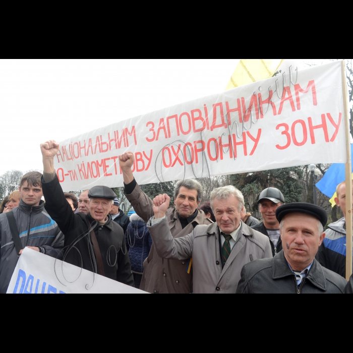 31 березня 2016 р. Мітинг біля Верховної Ради України жителів Чигиринського р-ну Черкаської області проти будівництва неподалік Національного історико-культурного заповідника «Чигирин» мега-птахофабрики  