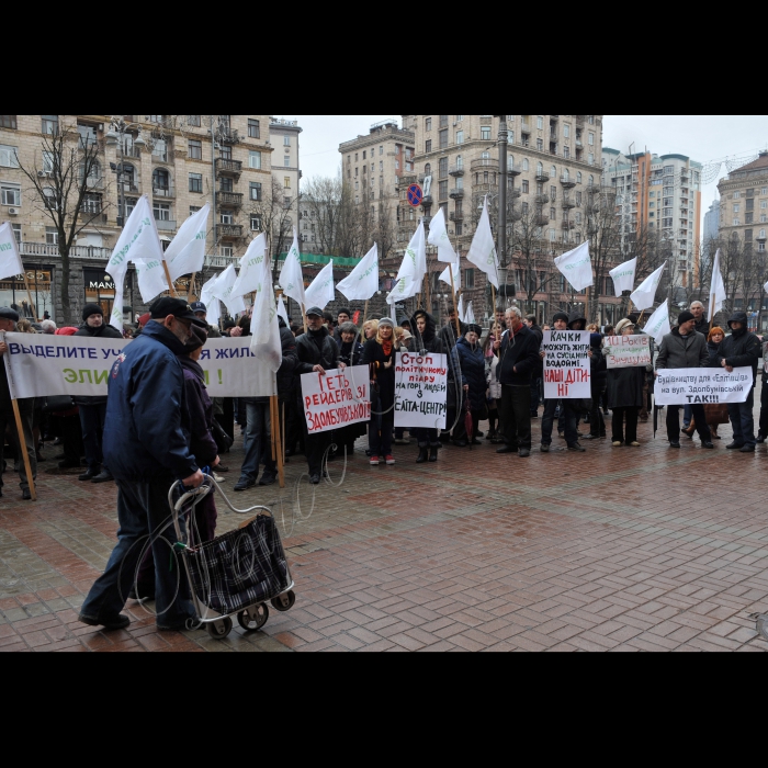 31 березня 2016. Біля КМДА відбулась акція протесту проти спроби рейдерського захоплення державної дитячої спортивної школи олімпійського резерву з вітрильного спорту 