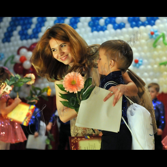 2 квітня 2016. У концертному залі будинку культури села Дмитрівка (Києво-Святошинского району Київської області) відбувся святковий концерт присвячений двадцятиріччю зразкового самодіяльного дитячого хореографічного колективу «Любисток».
Керівник та хореограф зразкового самодіяльного дитячого хореографічного колективу «Любисток» Наталя Делієргієва.