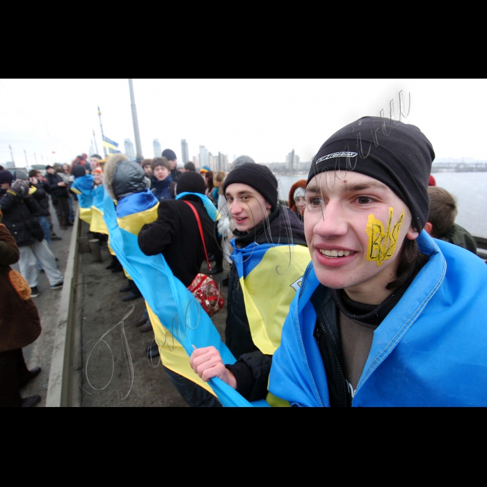 КИЇВ, На мосту Патона відбулася акція 