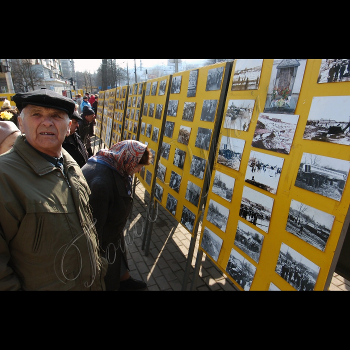 У Києві відбулися жалобні заходи до 50-річчя Куренівської трагедії.

Біля Подільського трамвайного депо пройшов традиційний мітинг-панахида за загиблими.

Після завершення панахиди, столичні електротранспортники, ветерани трамвайного депо, очевидці трагедії та представники міської влади взяли участь у відкритті Пам’ятного знаку на честь загиблих на території Державного історико-меморіального Лук'янівського заповідника.
