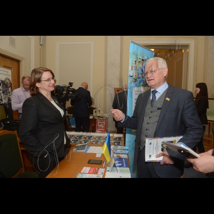 Урочисте відкриття дводенної презентації-виставки ресурсів організацій громадянського суспільства та міжнародних донорських організацій, що співпрацюють з Верховною Радою України 