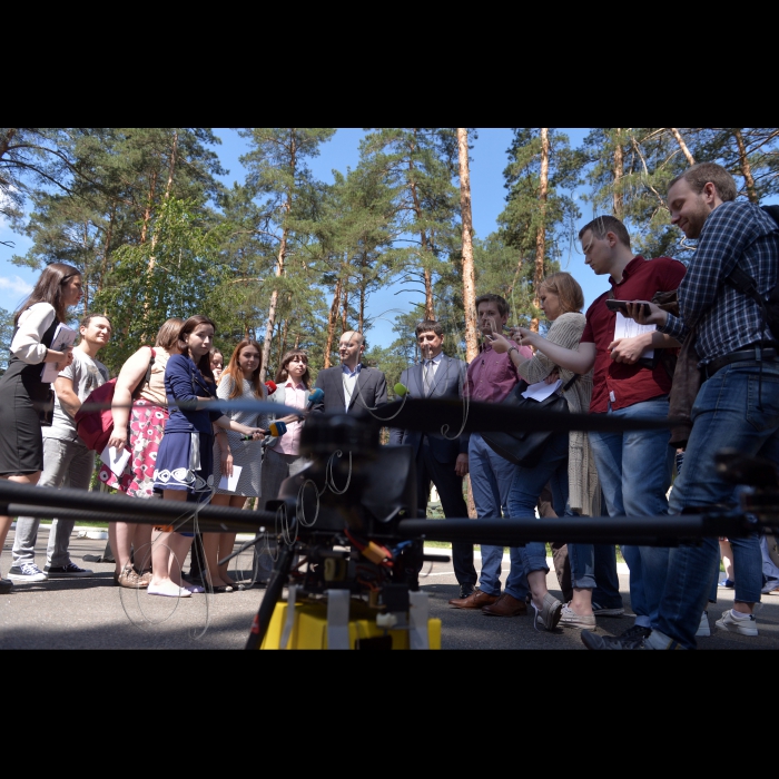 01 червня 2016. У місті Буча Київської області у навчальному центрі «Укрпошти»  відбулись тестування дронів для доставки посилки до адресата