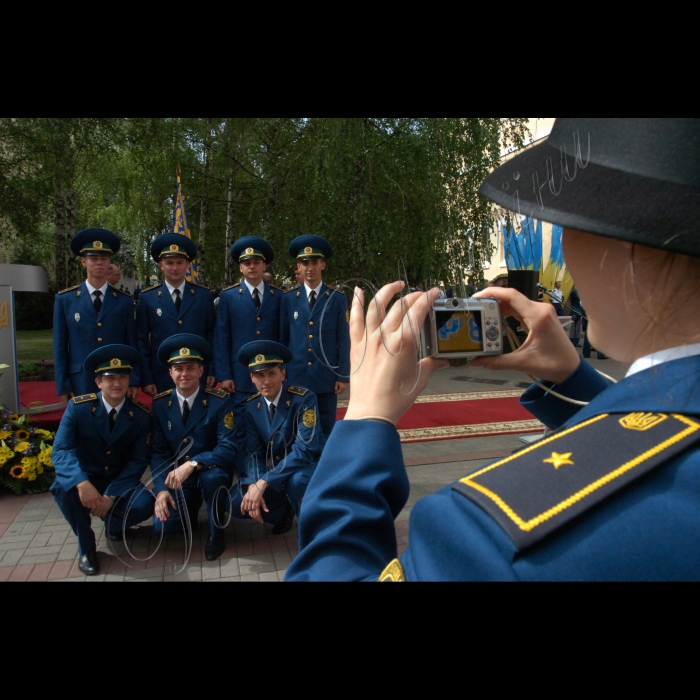 25 червня 2010 у Державній митній службі України відбулося святкування Дня митної служби України за участю Президента України Віктора Януковича. У рамках урочистостей було вручено дипломи випускникам Академії митної служби України.