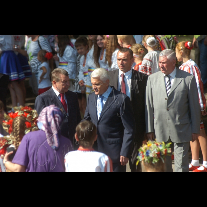 27 липня 2010 Київ. Урочистий молебень на Володимирській гірці з нагоди візиту в Україну Святішого Патріарха Московського і всієї Русі Кирила. 