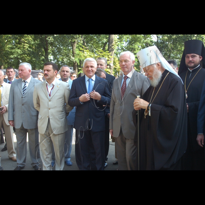 27 липня 2010 Київ. Урочистий молебень на Володимирській гірці з нагоди візиту в Україну Святішого Патріарха Московського і всієї Русі Кирила. 