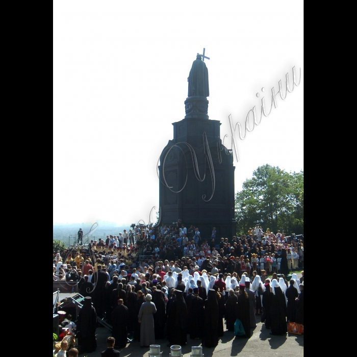 27 липня 2010 Київ. Урочистий молебень на Володимирській гірці з нагоди візиту в Україну Святішого Патріарха Московського і всієї Русі Кирила. 