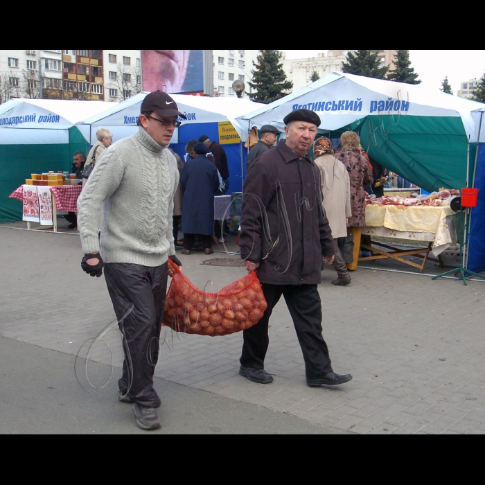 9 жовтня 2010 сільськогосподарський ярмарок у Печерському районі столиці.
