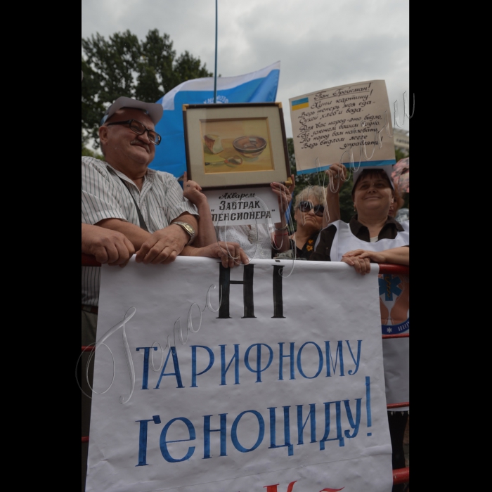 6 липня 2016 Всеукраїнський марш протесту «Європейським цінам – європейську зарплату!» проти шокового підвищення ціни на газ і комунальних тарифів. Представники профспілок, які представляють трудові колективи з усієї України вирушили двома колонами від парку ім. Т.Г. Шевченка і парку Слави до Кабінету Міністрів України і Верховної Ради України. Представники Одеського медичного університету ім. Мечникова.