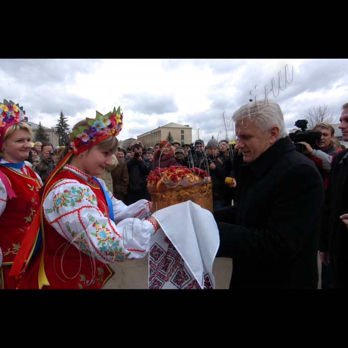 19 листопада 2009 робоча поїздка Голови Верховної Ради Володимира Литвина у Вінницьку область. Бершадська птахофабрика.