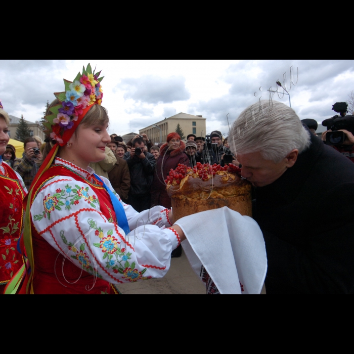 19 листопада 2009 робоча поїздка Голови Верховної Ради Володимира Литвина у Вінницьку область. Бершадська птахофабрика.