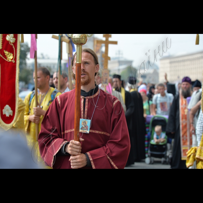 27 липня 2016 з нагоди Дня хрещення Київської Русі та 1000-ліття Давньоруського чернецтва на Святій Горі Афон  в Києві, на Європейській площі відбулася урочиста зустріч двох Хресних ходів зі Сходу та Заходу України, які очолять намісники лавр. Разом вони попрямують на Володимирську гірку. 