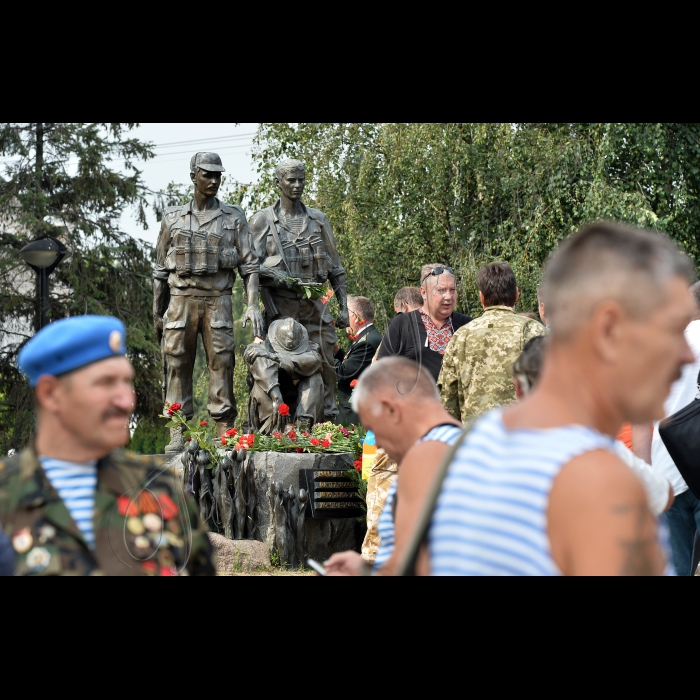 2 серпня 2016 біля столичного Всеукраїнського комплексу - Памятника полеглим в Афганістані відбулись урочистості з відзначення Дня високомобільних десантних військ України, проведені Українською Спілкою ветеранів Афганістану (воїнів-інтернаціоналістів).