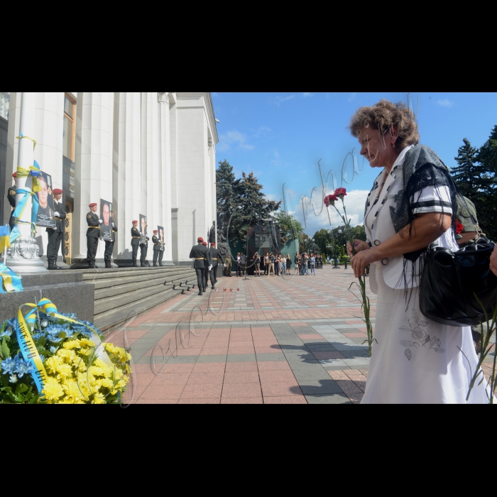 31 вересня 2016 заходи біля будівлі Верховної Ради України за участю першого заступника Голови ВР України Ірини Геращенко заступника міністра внутрішніх справ України Сергія Ярового, командувача Національної гвардії України генерал-лейтенанта Юрія Аллерова, батьків, родичів загиблих та військовослужбовців військової частини, де вони проходили службу. Під час заходів пройде церемонія покладання квітів до місця загибелі військовослужбовців, проходження підрозділу Спеціального батальйону «Почесна варта».