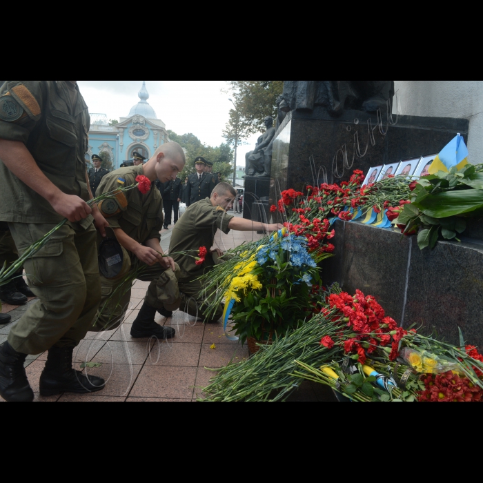 31 вересня 2016 заходи біля будівлі Верховної Ради України за участю першого заступника Голови ВР України Ірини Геращенко заступника міністра внутрішніх справ України Сергія Ярового, командувача Національної гвардії України генерал-лейтенанта Юрія Аллерова, батьків, родичів загиблих та військовослужбовців військової частини, де вони проходили службу. Під час заходів пройде церемонія покладання квітів до місця загибелі військовослужбовців, проходження підрозділу Спеціального батальйону «Почесна варта».