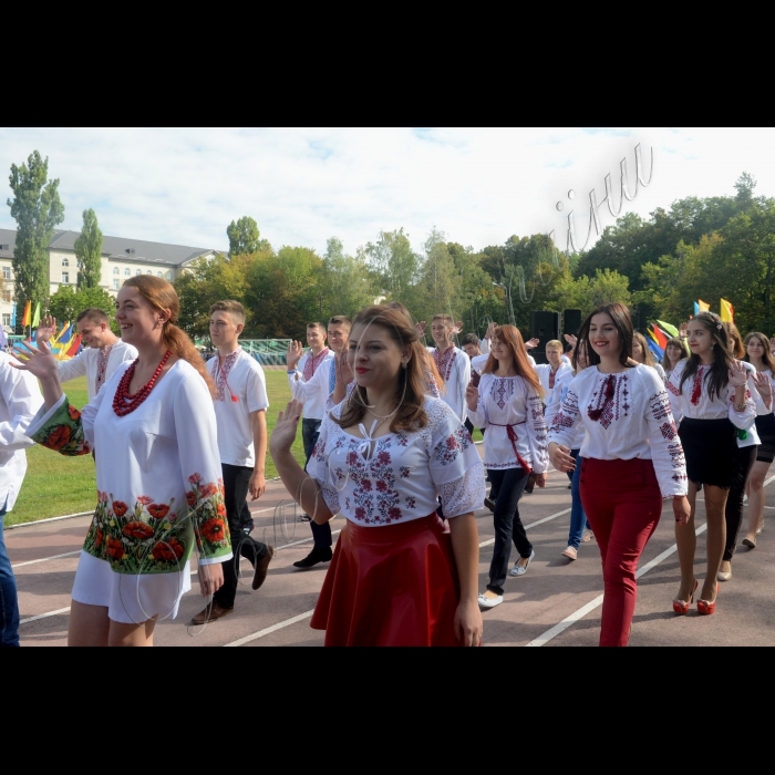 1 вересня 2016 Національний університет біоресурсів і природокористування України. День знань.
119-й раз гостинно відкрив свої аудиторії, лабораторії для студентів і викладачів, аспірантів і докторантів. Це свято, адже в основі будь-якої справи, професії лежать знання і науковий пошук. В них сила творіння, добра, суспільної злагоди, що дають людині впевненість і свободу у виборі життєвого шляху, можливість домогтися успіху і реалізувати свої здібності.