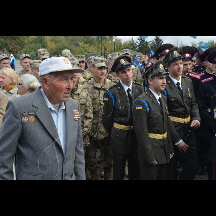 21 вересня 2016 у Києві пройшов Марш миру за участю представників міської влади та центральних органів виконавчої влади, представників ООН, громадських організацій ветеранів, учасників антитерористичної операції та молоді Києва. Учасники маршу поклали квіти до Меморіалу воїнам України, полеглим в Афганістані, а також пройшли урочистою ходою  від Меморіалу воїнам України, полеглим в Афганістані до Національного музею історії України у Другій світовій війні. На площі біля музею відбувся мітинг.
Ветеран Другої Світової Війни Василь Пантелеймонович Наскін, сержант. 