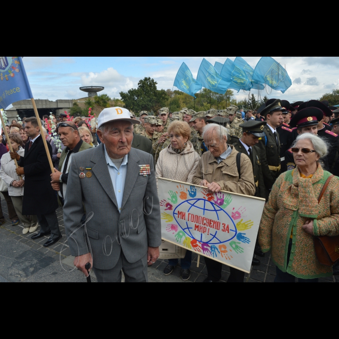 21 вересня 2016 у Києві пройшов Марш миру за участю представників міської влади та центральних органів виконавчої влади, представників ООН, громадських організацій ветеранів, учасників антитерористичної операції та молоді Києва. Учасники маршу поклали квіти до Меморіалу воїнам України, полеглим в Афганістані, а також пройшли урочистою ходою  від Меморіалу воїнам України, полеглим в Афганістані до Національного музею історії України у Другій світовій війні. На площі біля музею відбувся мітинг.
Ветеран Другої Світової Війни Василь Пантелеймонович Наскін, сержант. 