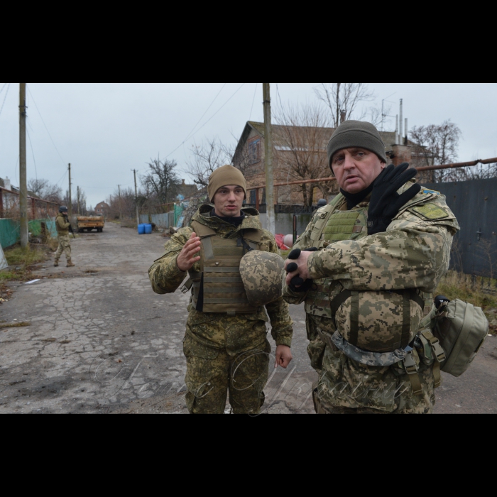 16 листопада 2016 у День морської піхоти начальник Генерального штабу ЗСУ Віктор Муженко особисто привітав лицарів чорних беретів 36 окремої бригади морської піхоти.  У Широкіному та Маріуполі генерал армії нагородив військовиків. Близько 20 бійців отримали ордени Богдана Хмельницького, 