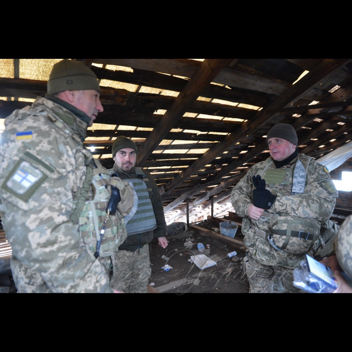 16 листопада 2016 у День морської піхоти начальник Генерального штабу ЗСУ Віктор Муженко особисто привітав лицарів чорних беретів 36 окремої бригади морської піхоти.  У Широкіному та Маріуполі генерал армії нагородив військовиків. Близько 20 бійців отримали ордени Богдана Хмельницького, 