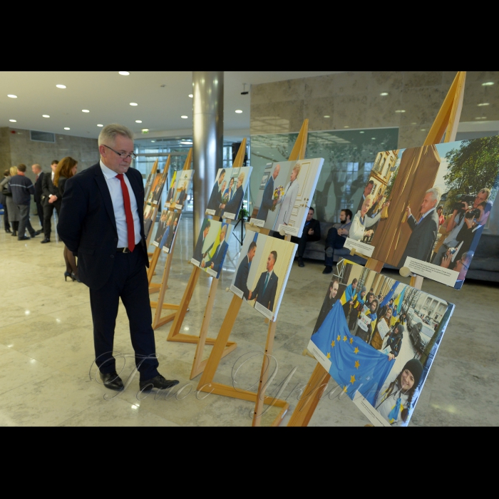 28 листопада 2016 візит Голови Верховної Ради України Андрія Парубія до Литовської Республіки.
Зустріч Голови Верховної Ради України Андрія Парубія та Спікера Сеймаса Литви Віктораса Пранцкетіса.
Офіційна церемонія відкриття Головою Верховної Ради України Андрієм Парубієм та Головою Сеймаса Литовської Республіки Вікторасом Пранцкетісом тематичної фотовиставки з нагоди 25-річчя встановлення дипломатичних відносин.
Тематична фотовиставка з нагоди 25-річчя встановлення дипломатичних відносин.