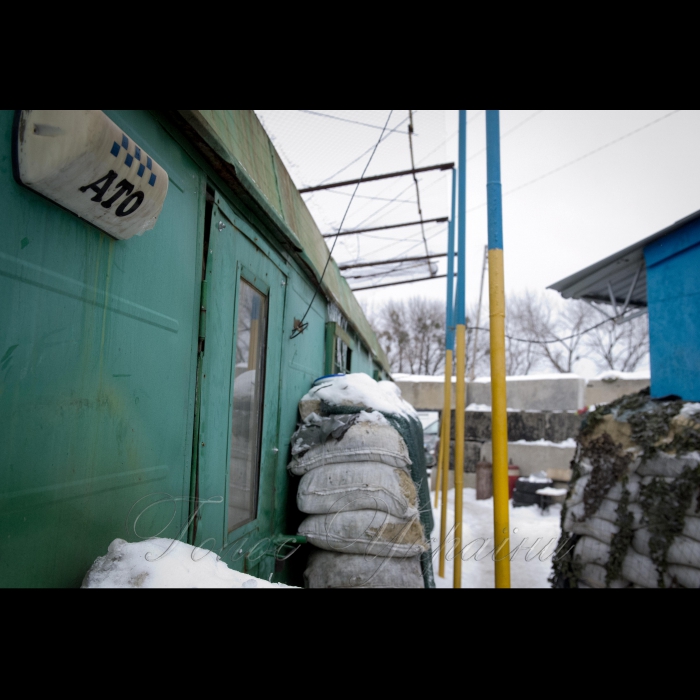 2 лютого 2017 Луганська обл. на блокпосту Лисичанськ-Попасна співробітники батальйону патрульної служби поліції особливого призначення «Тернопіль» під час перевірки автотранспорту.