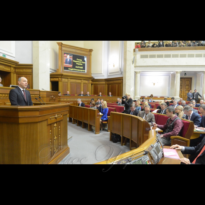 7 лютого 2017 відкрилася шоста сесія Верховної Ради України восьмого скликання. Голова Верховної Ради України Андрій Парубій після реєстрації народних депутатів повідомив, що у пленарному засіданні беруть участь Прем'єр-міністр України Володимир Гройсман і члени Уряду, керівники центральних органів виконавчої влади, судової гілки влади, посадові особи, яких Верховна Рада обирає і дає згоду на призначення, представники громадських організацій і засобів масової інформації, глави дипломатичних представництв. 
Голова Верховної Ради України Андрій Парубій відповідно до статті 83 Конституції України оголосив шосту сесію відкритою. 
У виконанні хору прозвучав Державний Гімн України. 
Голова Верховної Ради України Андрій Парубій виступив перед народними депутатами.
Андрій Парубій.